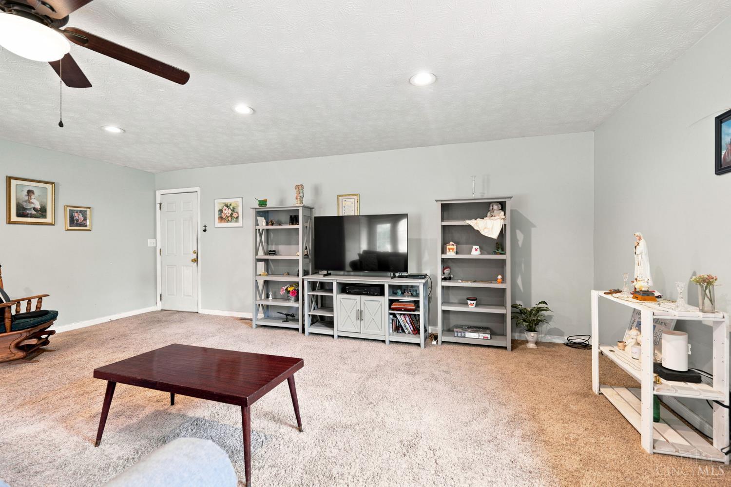 4555 Ross Avenue, Franklin Twp, OH, 45005 — photo 11