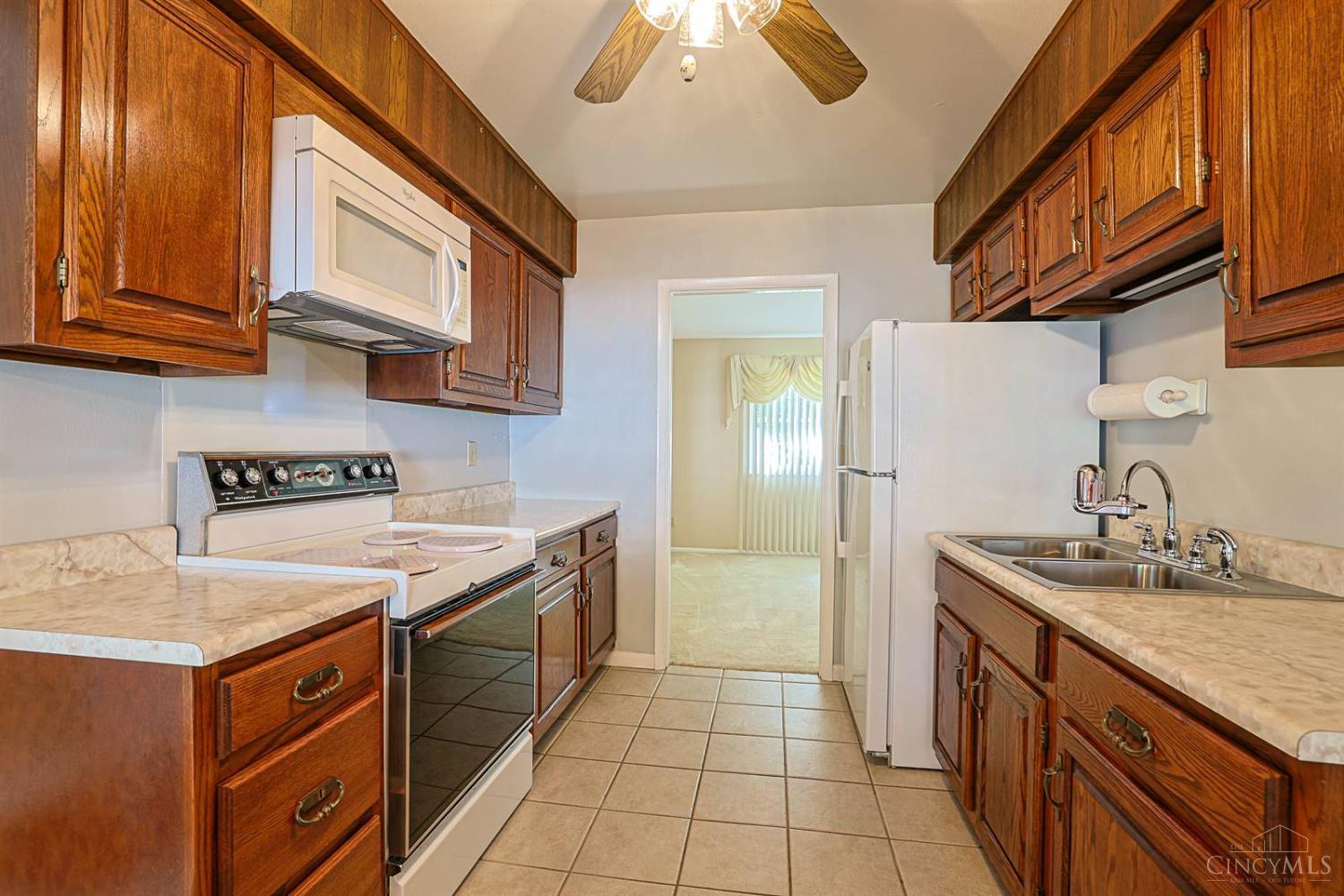 942 Mohawk Trail, Milford, OH, 45150 — photo 11
