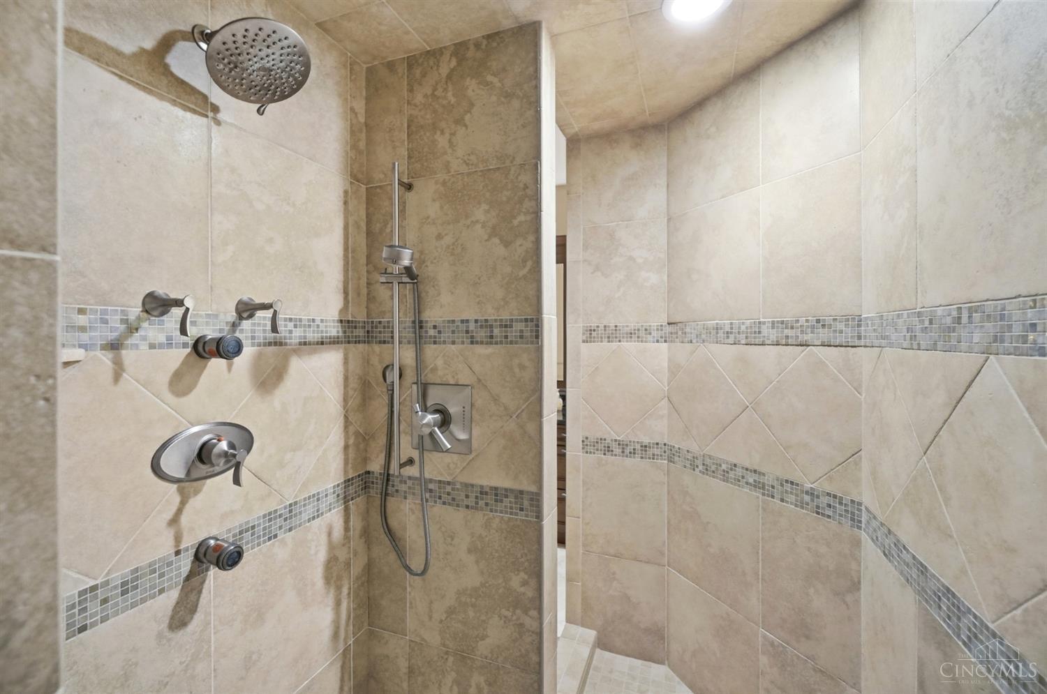 8100 Chinquapin Lane, Indian Hill, OH, 45243 — photo 39