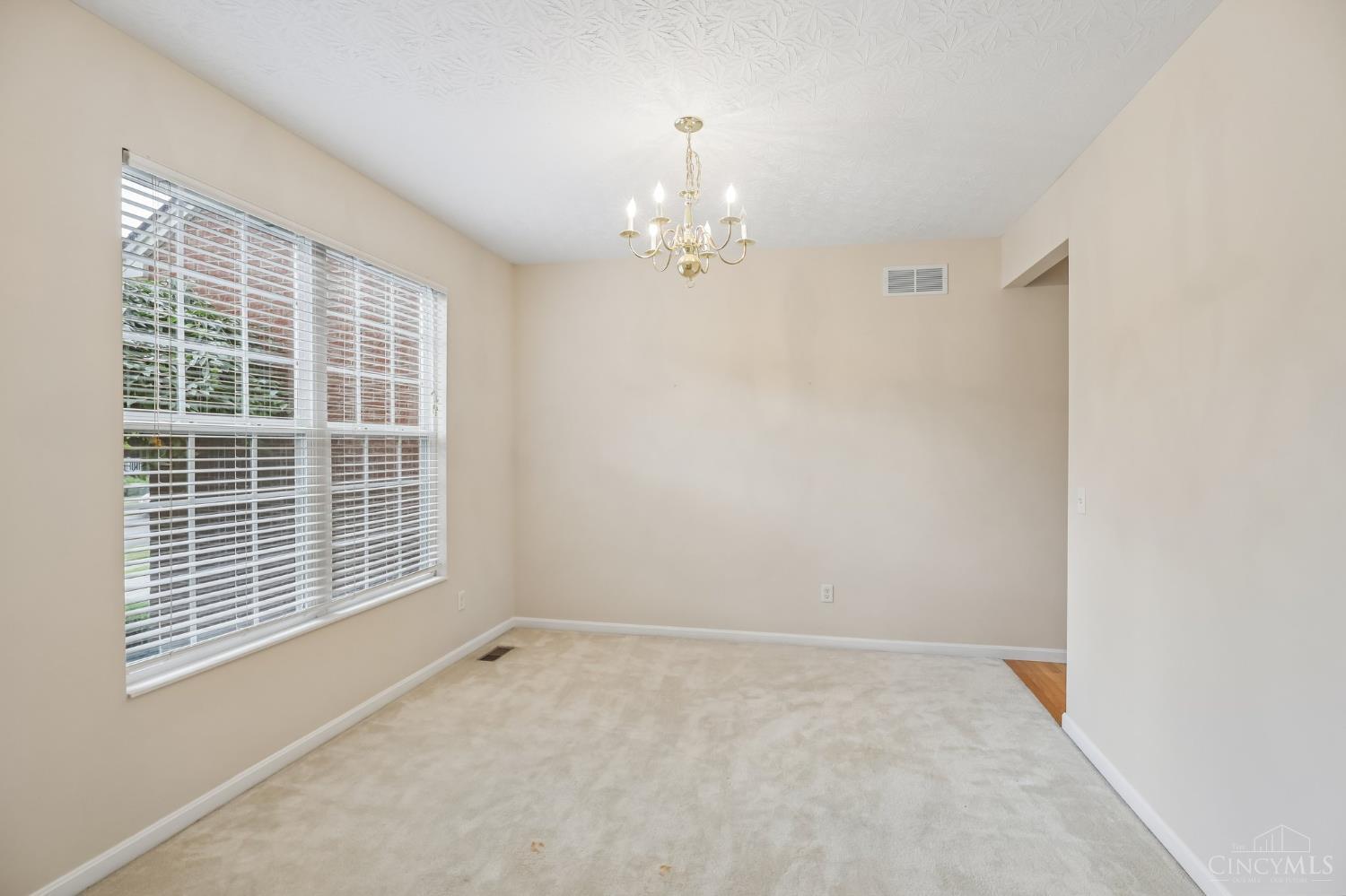 5798 Hawthorne Reserve Drive, Liberty Twp, OH, 45044 — photo 10