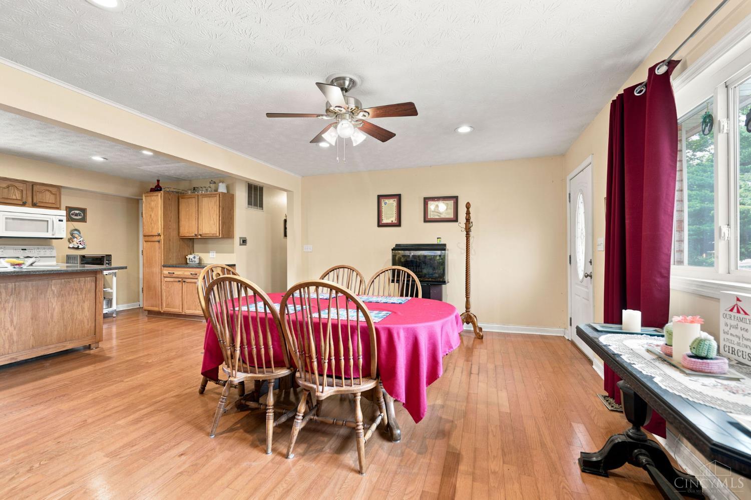 4555 Ross Avenue, Franklin Twp, OH, 45005 — photo 4