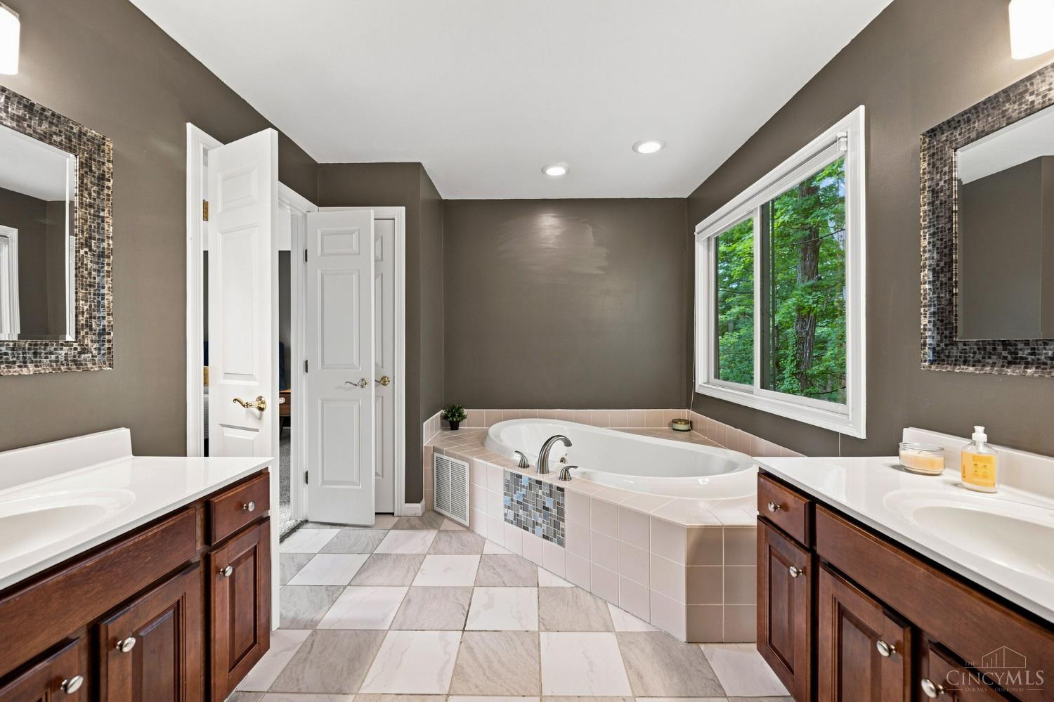 866 Miami Ridge Drive, Miami Twp, OH, 45140 — photo 25