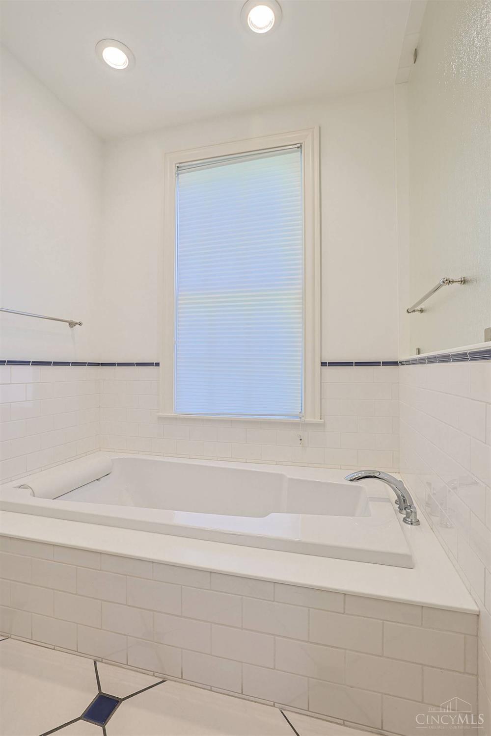 5 Linden Lane, Wyoming, OH, 45215 — photo 54
