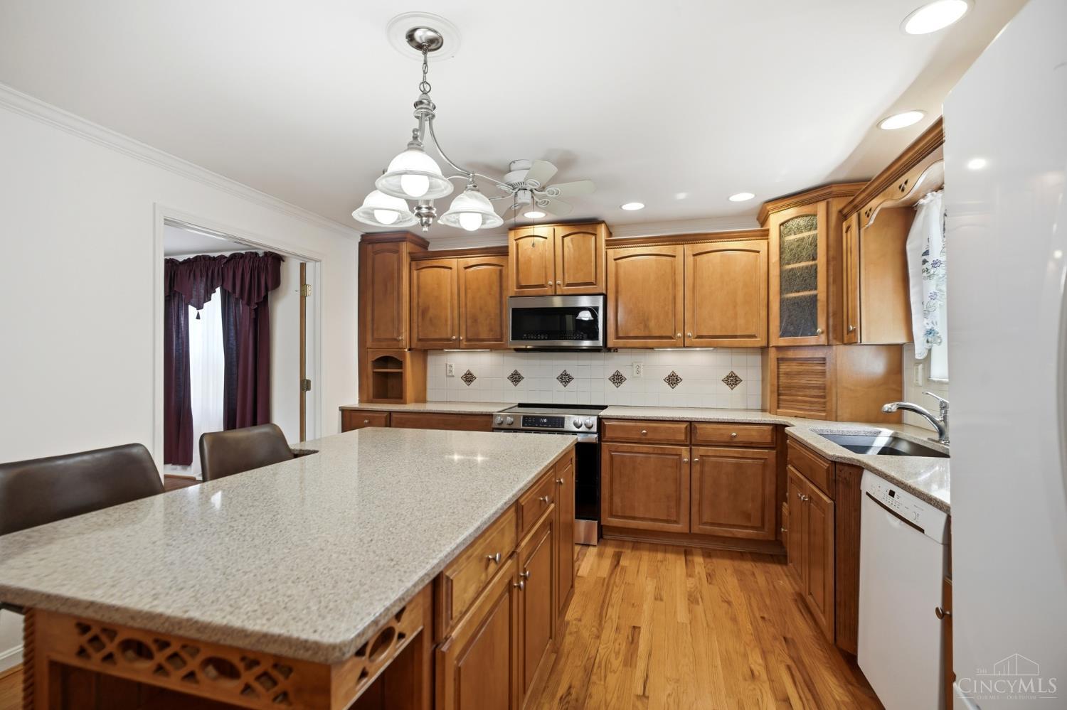 830 Sunderland Drive, Anderson Twp, OH, 45255 — photo 13