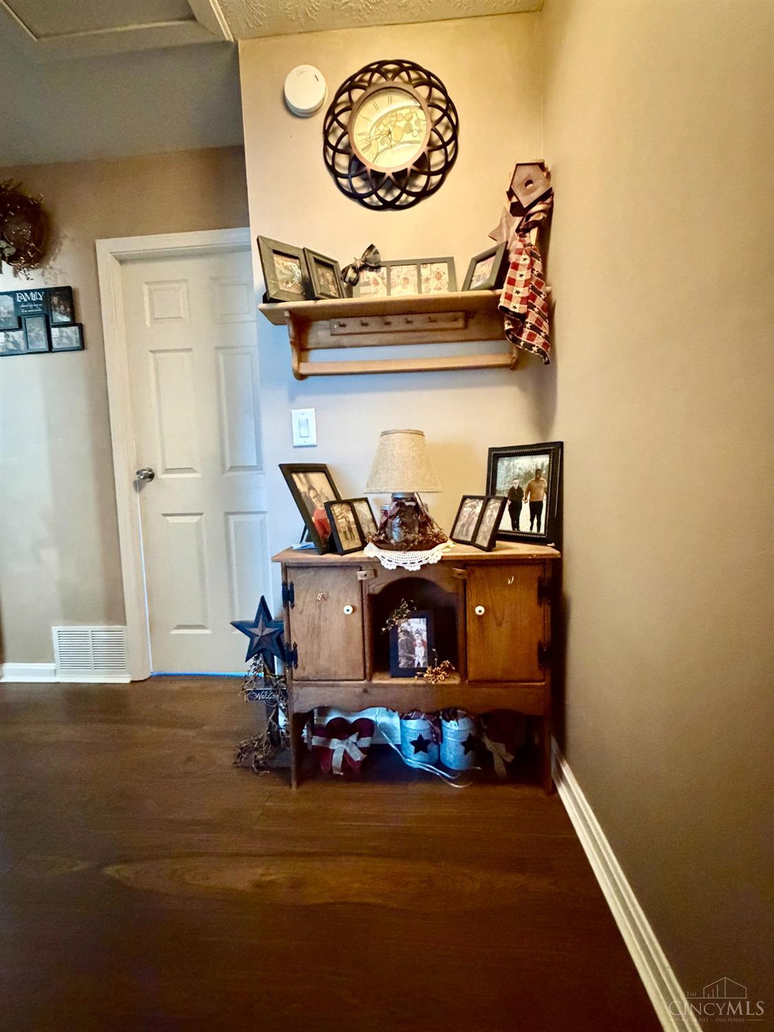 3400 Amberway Court, Colerain Twp, OH, 45251 — photo 8