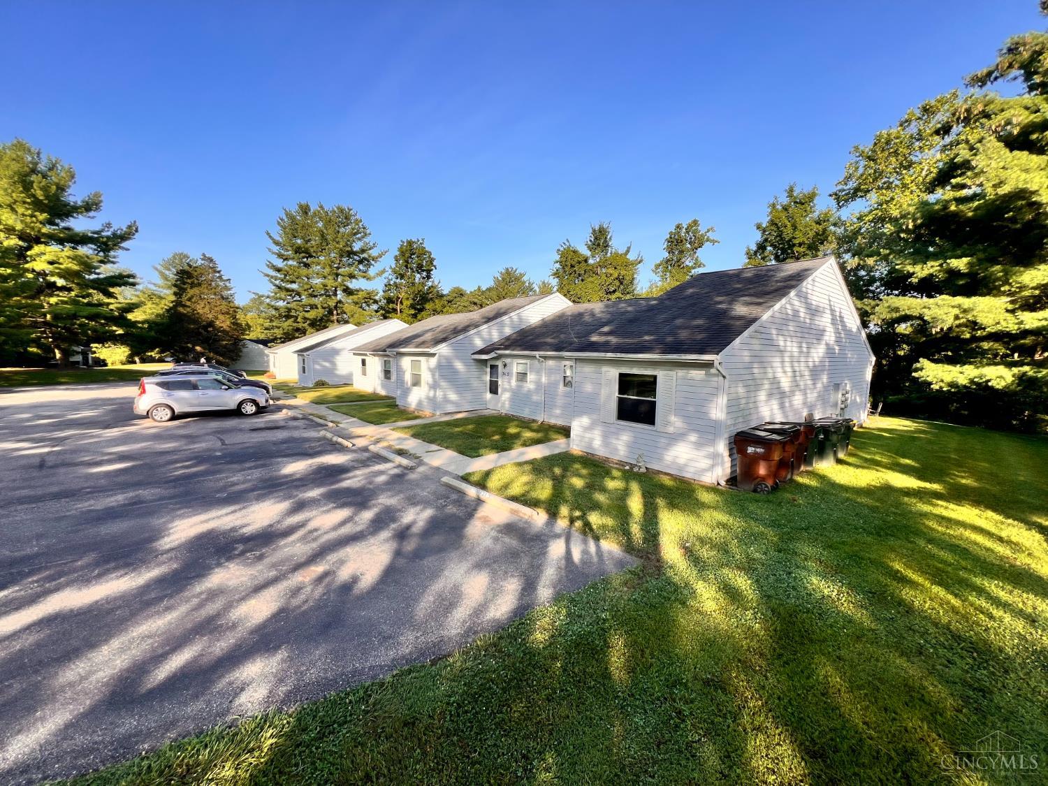 3607 Parfore Court, Pierce Twp, OH, 45245 — photo 2