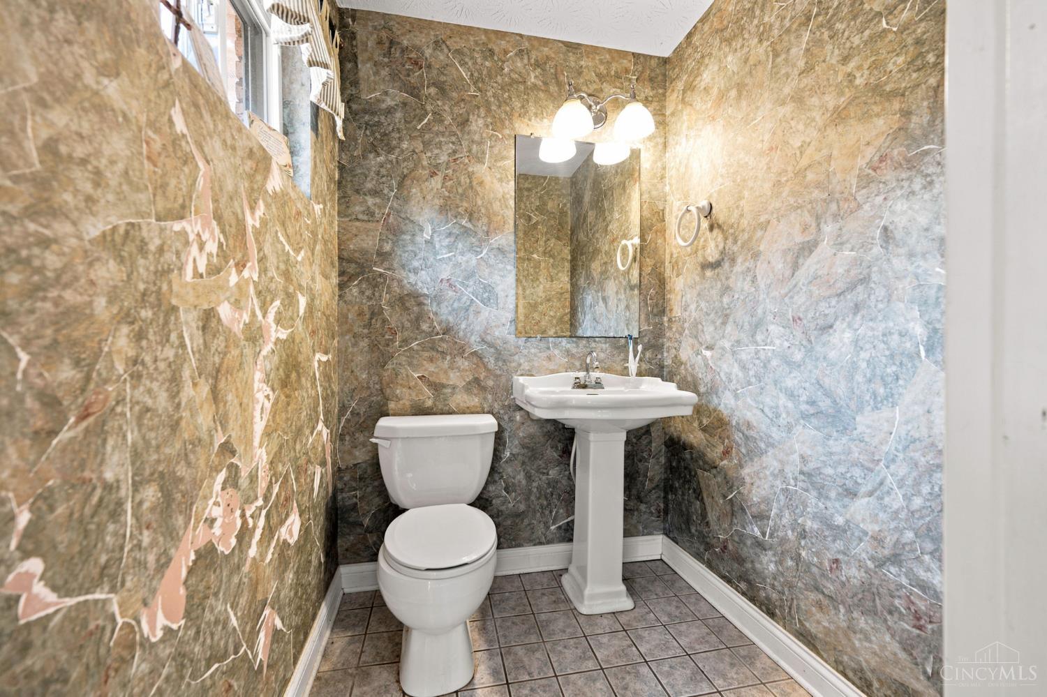 4555 Ross Avenue, Franklin Twp, OH, 45005 — photo 13