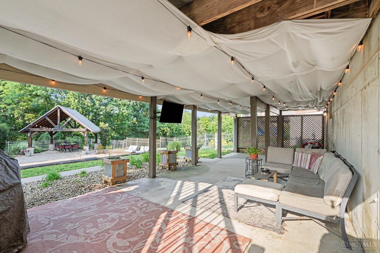 8221 Springleaf Lake Drive, Colerain Twp, OH, 45247 — photo 22