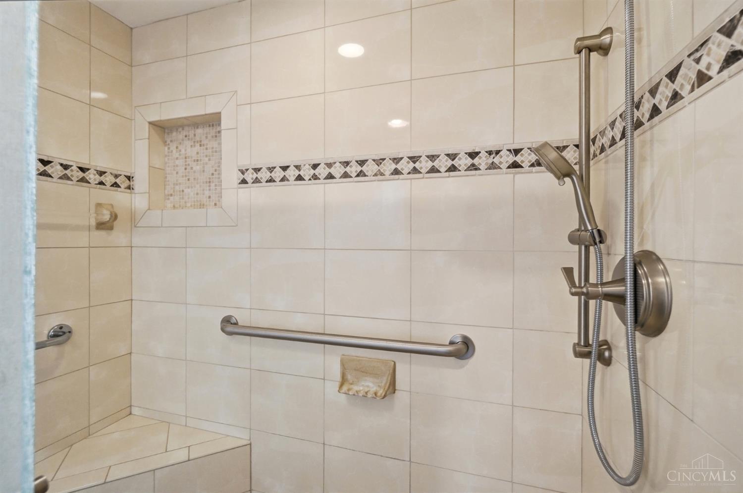 415 Bond Place #4C, Cincinnati, OH, 45206 — photo 31