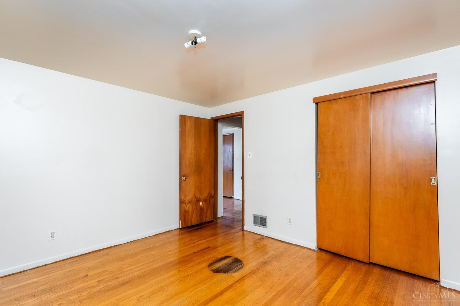 3422 Bassett Road, Cincinnati, OH, 45205 — photo 13