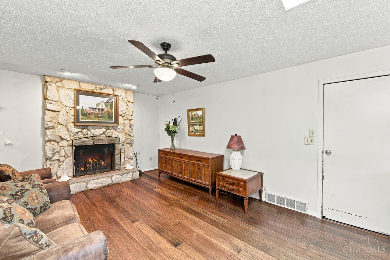 8488 Bluebird Drive, West Chester, OH, 45069 — photo 2