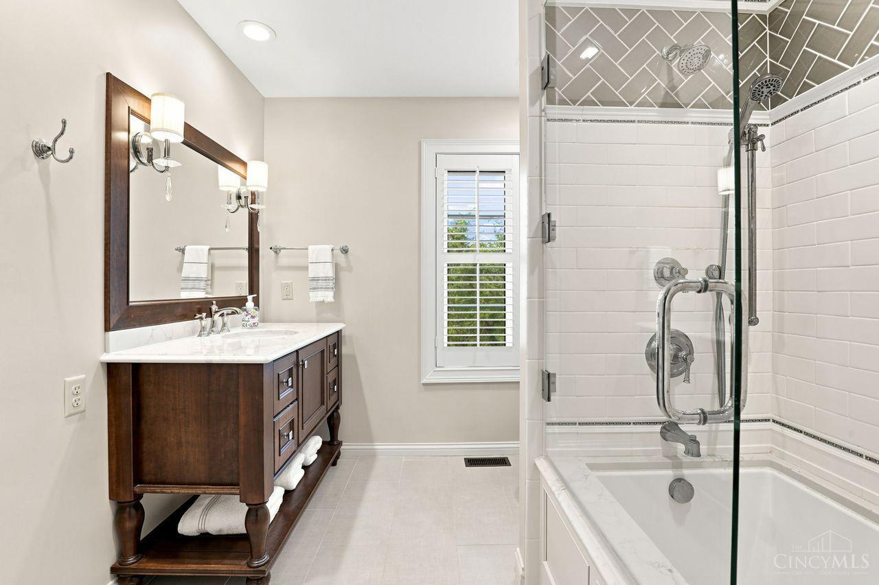 9786 Bennington Drive, West Chester, OH, 45241 — photo 46