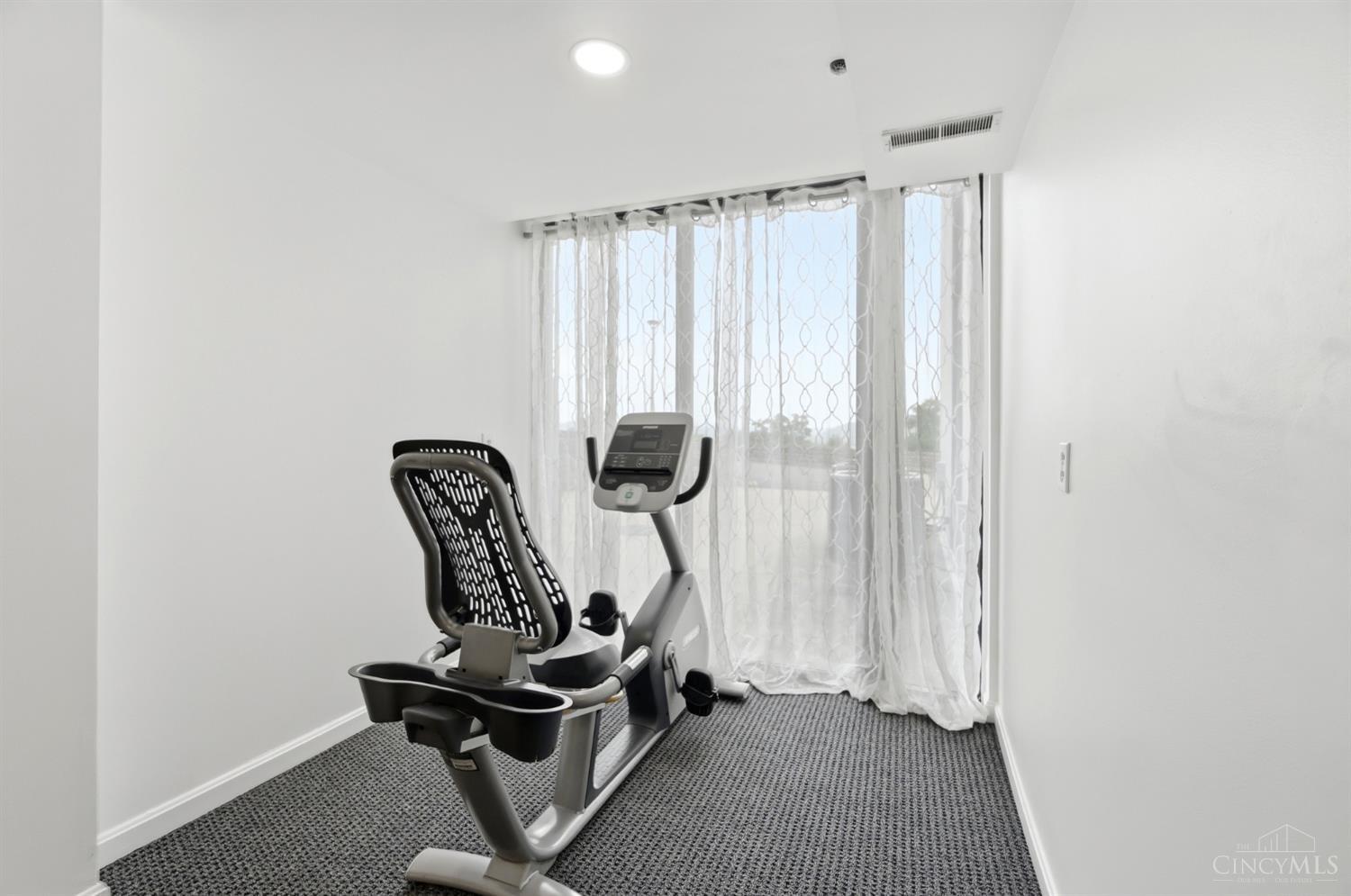 415 Bond Place #4C, Cincinnati, OH, 45206 — photo 64