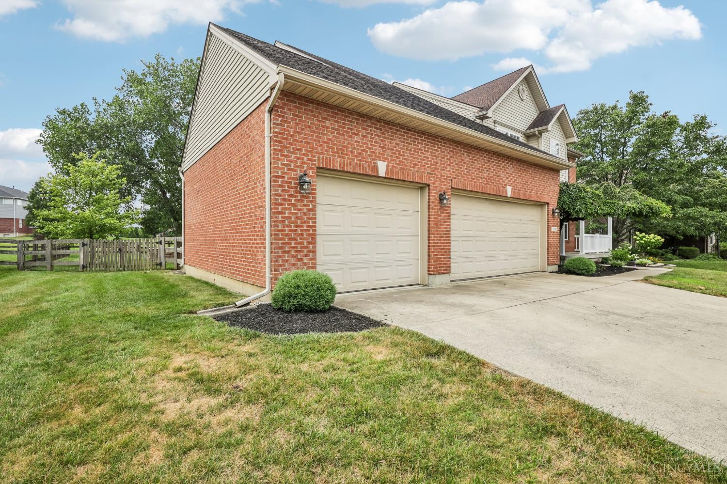 5798 Hawthorne Reserve Drive, Liberty Twp, OH, 45044 — photo 2