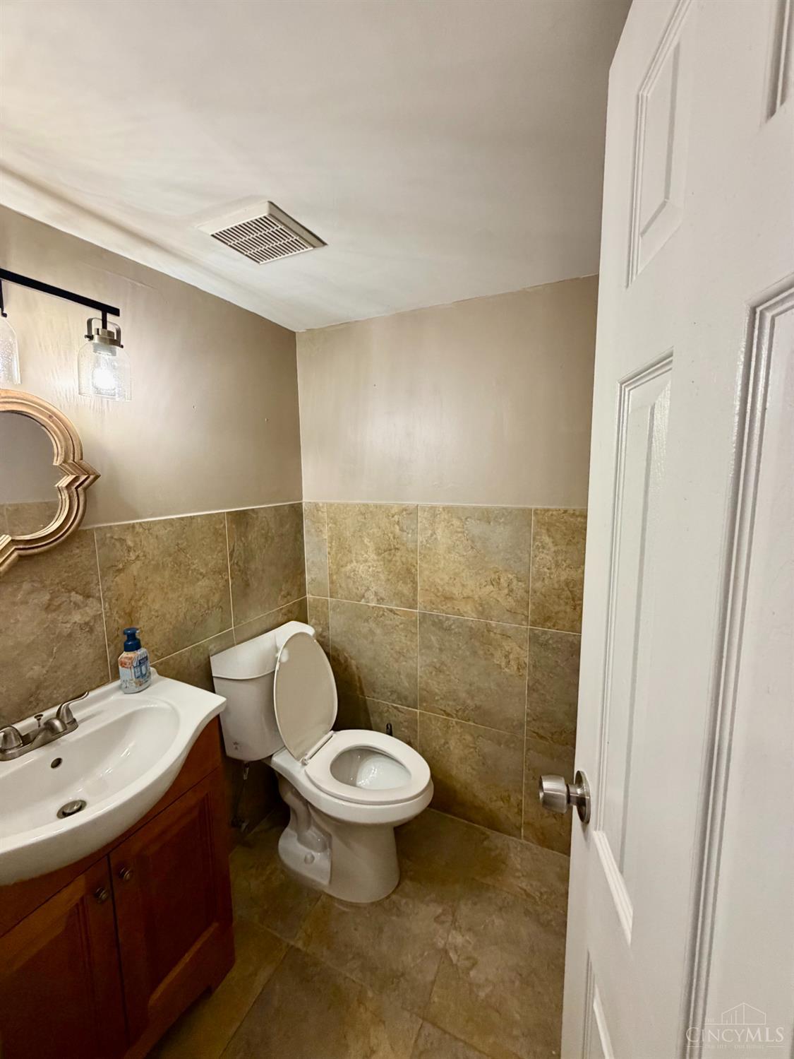 3400 Amberway Court, Colerain Twp, OH, 45251 — photo 5