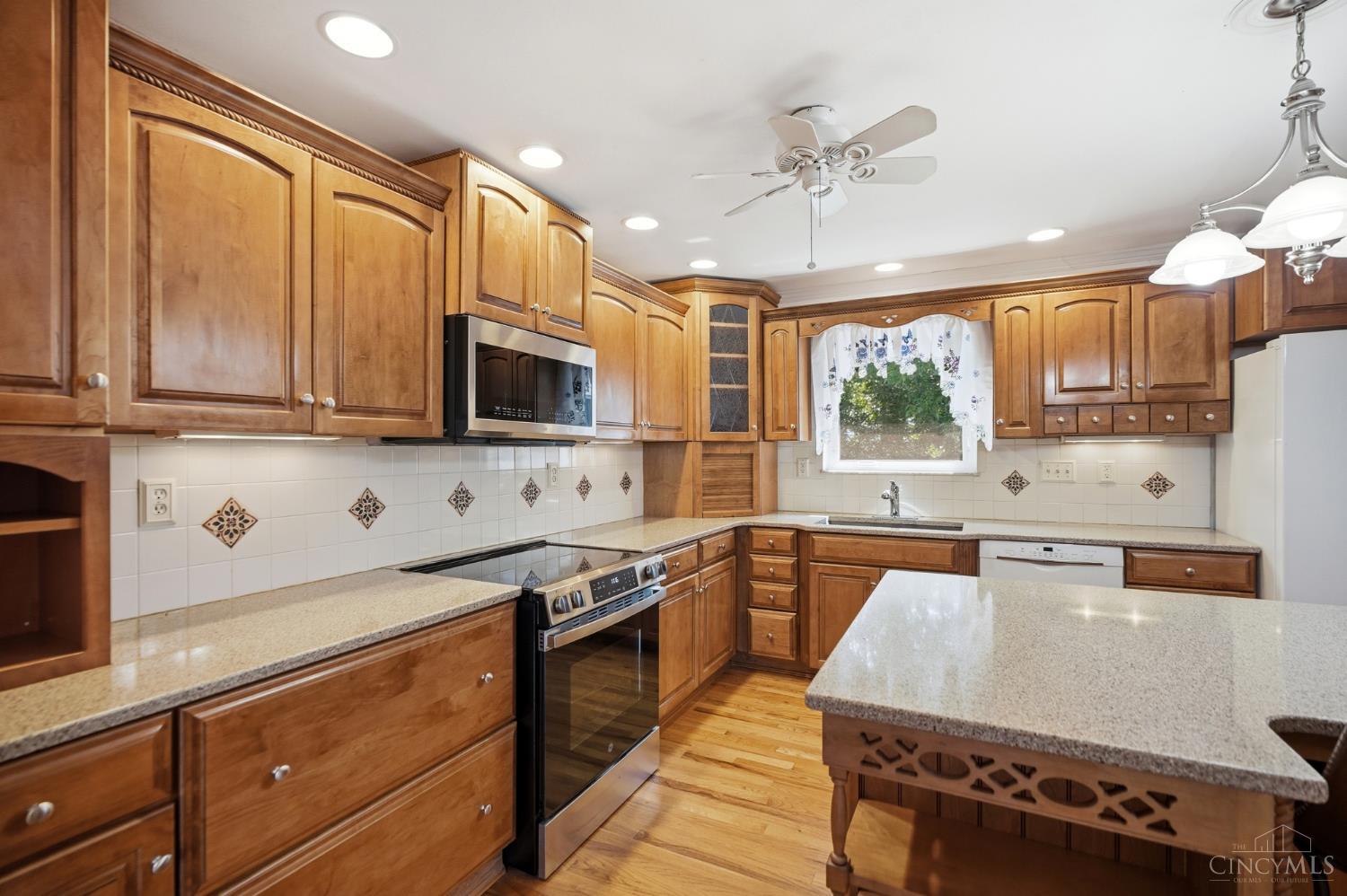 830 Sunderland Drive, Anderson Twp, OH, 45255 — photo 14