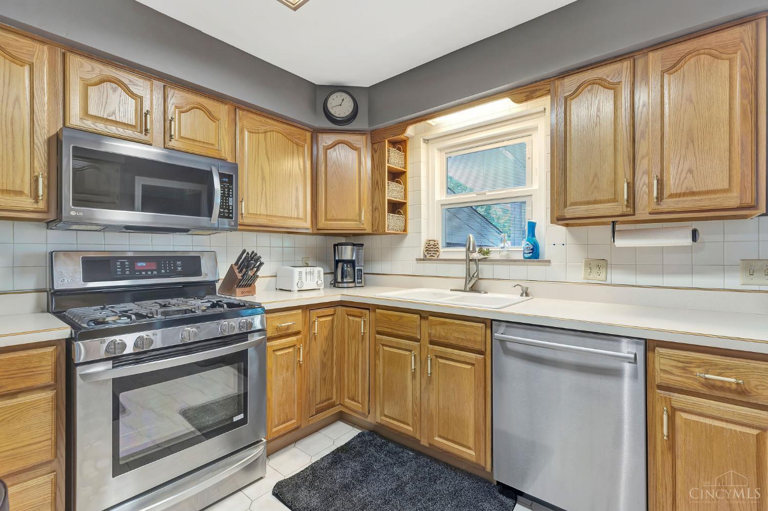 6943 Rob Vern Drive, North College Hill, OH, 45239 — photo 13