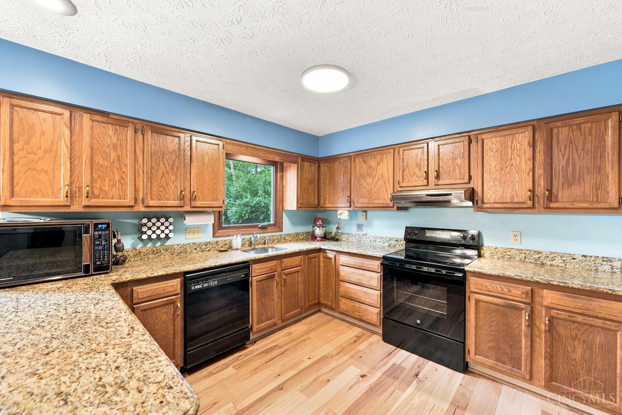 9233 Meadow Drive, Deerfield Twp., OH, 45039 — photo 11
