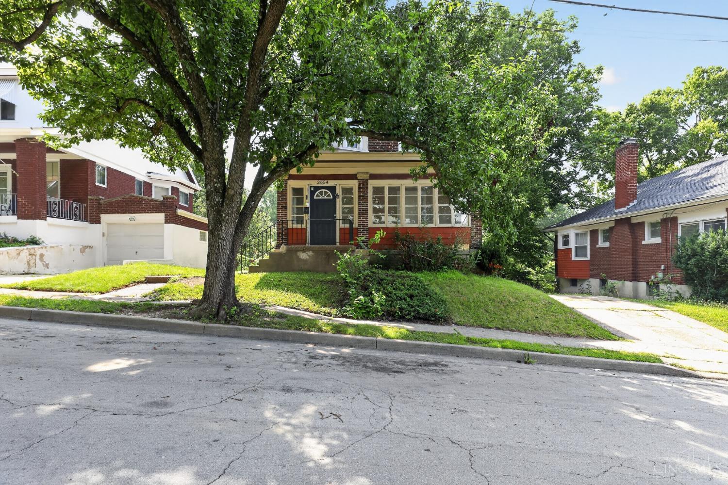 2654 cora Avenue, Cincinnati, OH, 45211 — photo 2