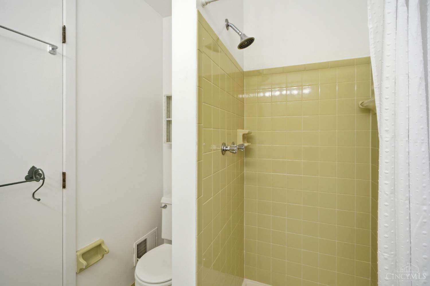 5330 Talloak Court, Cincinnati, OH, 45247 — photo 28