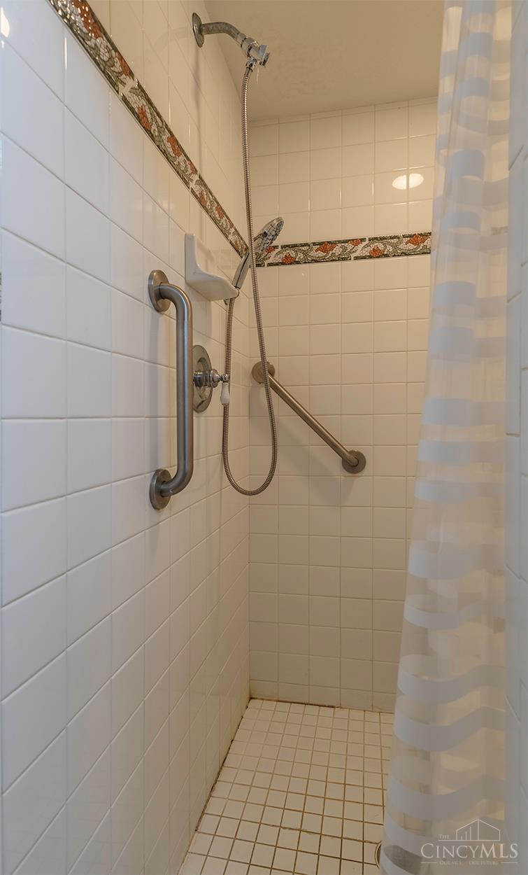1711 Flora Avenue, North College Hill, OH, 45231 — photo 11