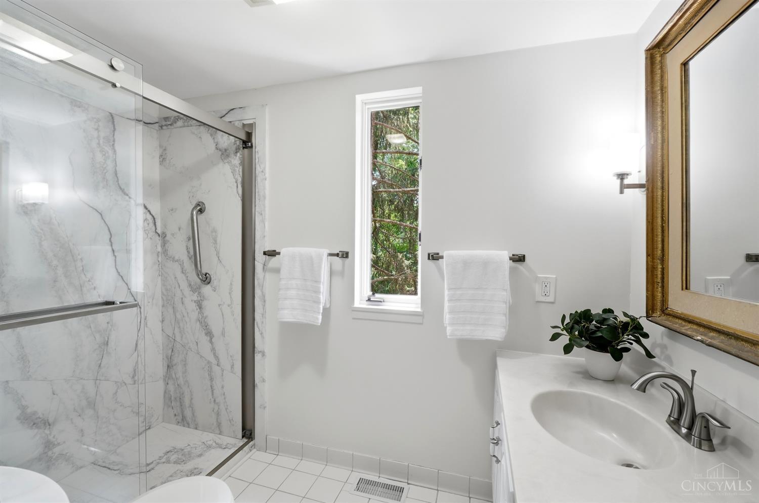 407 Lafayette Avenue, Cincinnati, OH, 45220 — photo 25