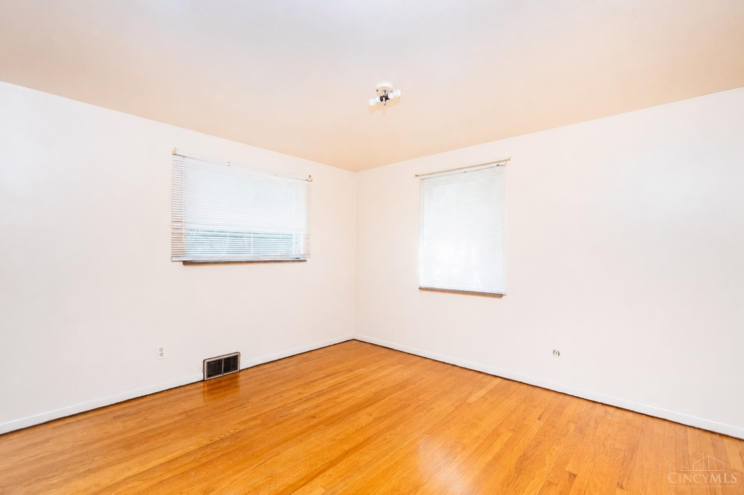 3422 Bassett Road, Cincinnati, OH, 45205 — photo 17
