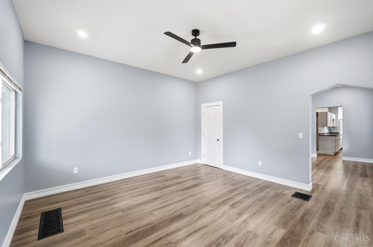3728 Applegate Avenue, Cheviot, OH, 45211 — photo 6