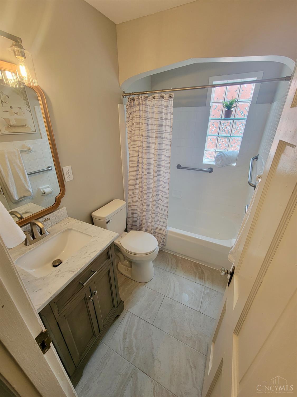 966 Summit Avenue, Glendale, OH, 45246 — photo 8