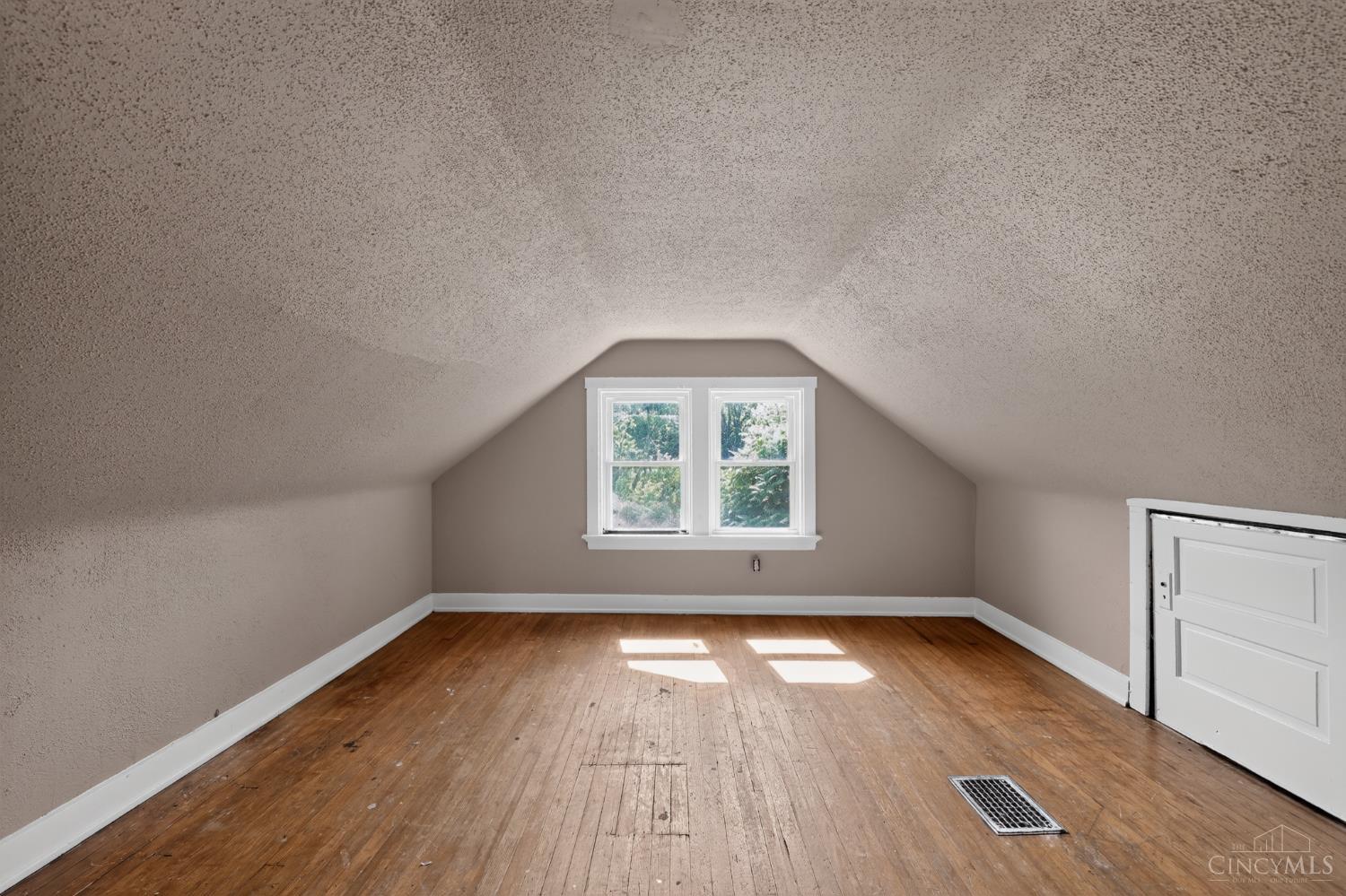 2654 cora Avenue, Cincinnati, OH, 45211 — photo 17