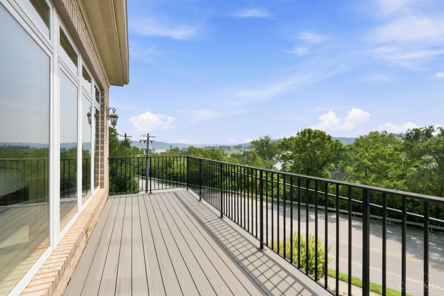 1498 Riverside Drive, Cincinnati, OH, 45202 — photo 17