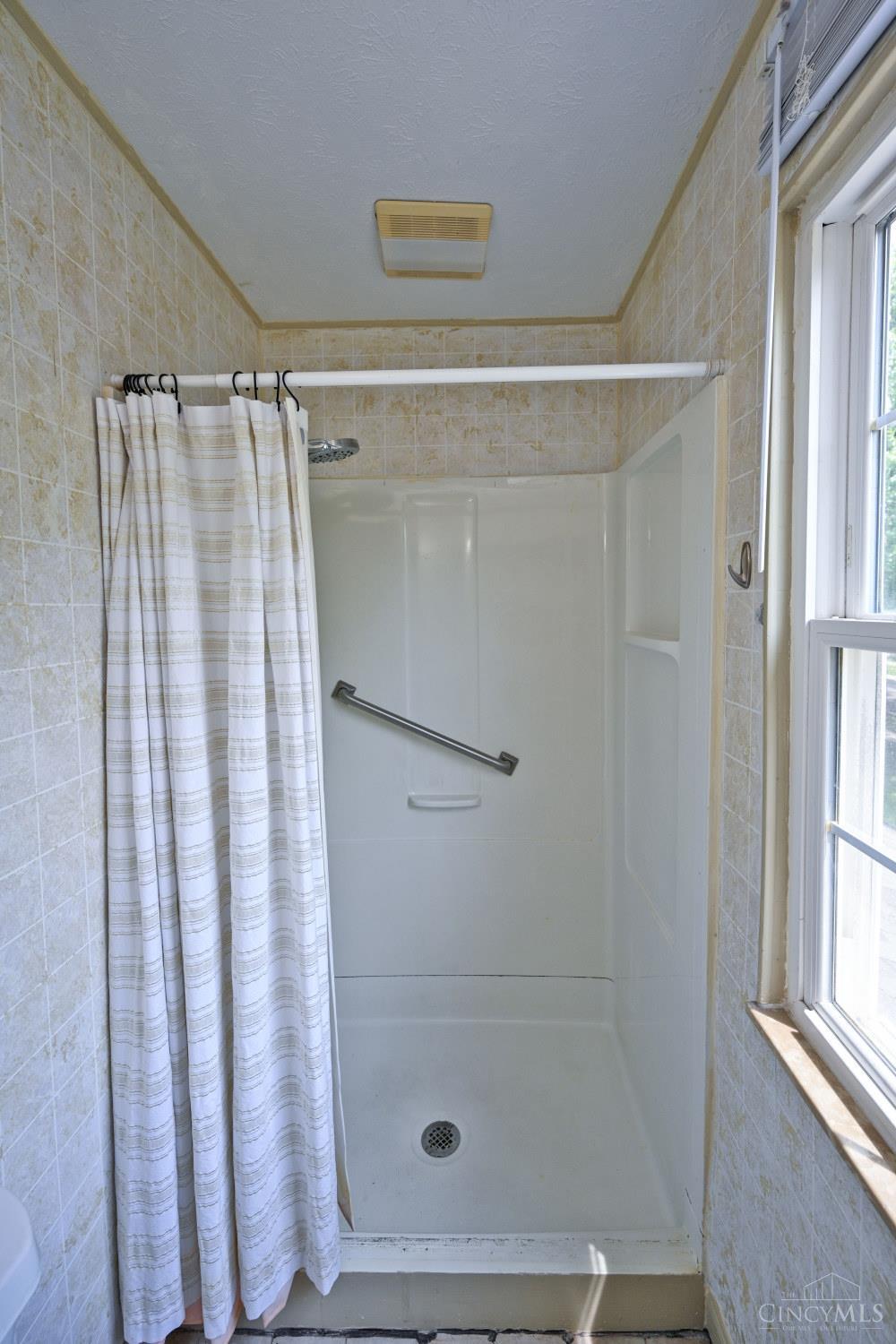 1819 Windhill Terrace, Cincinnati, OH, 45255 — photo 25
