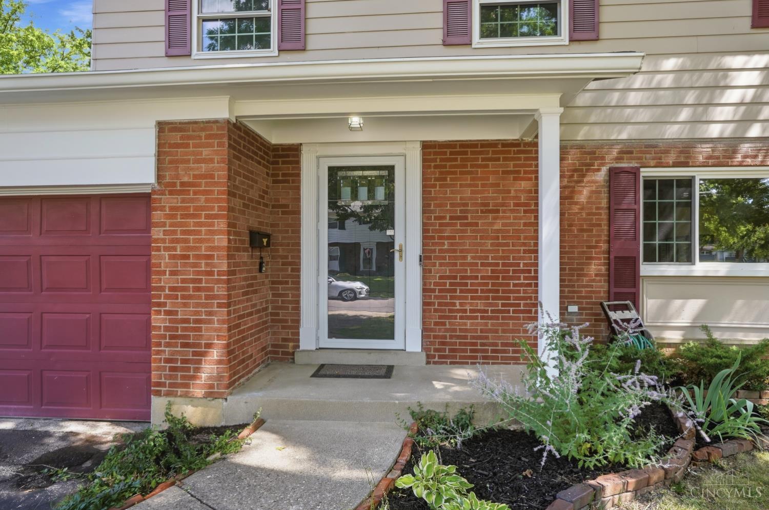 9062 Fontainebleau Terrace, Cincinnati, OH, 45231 — photo 3