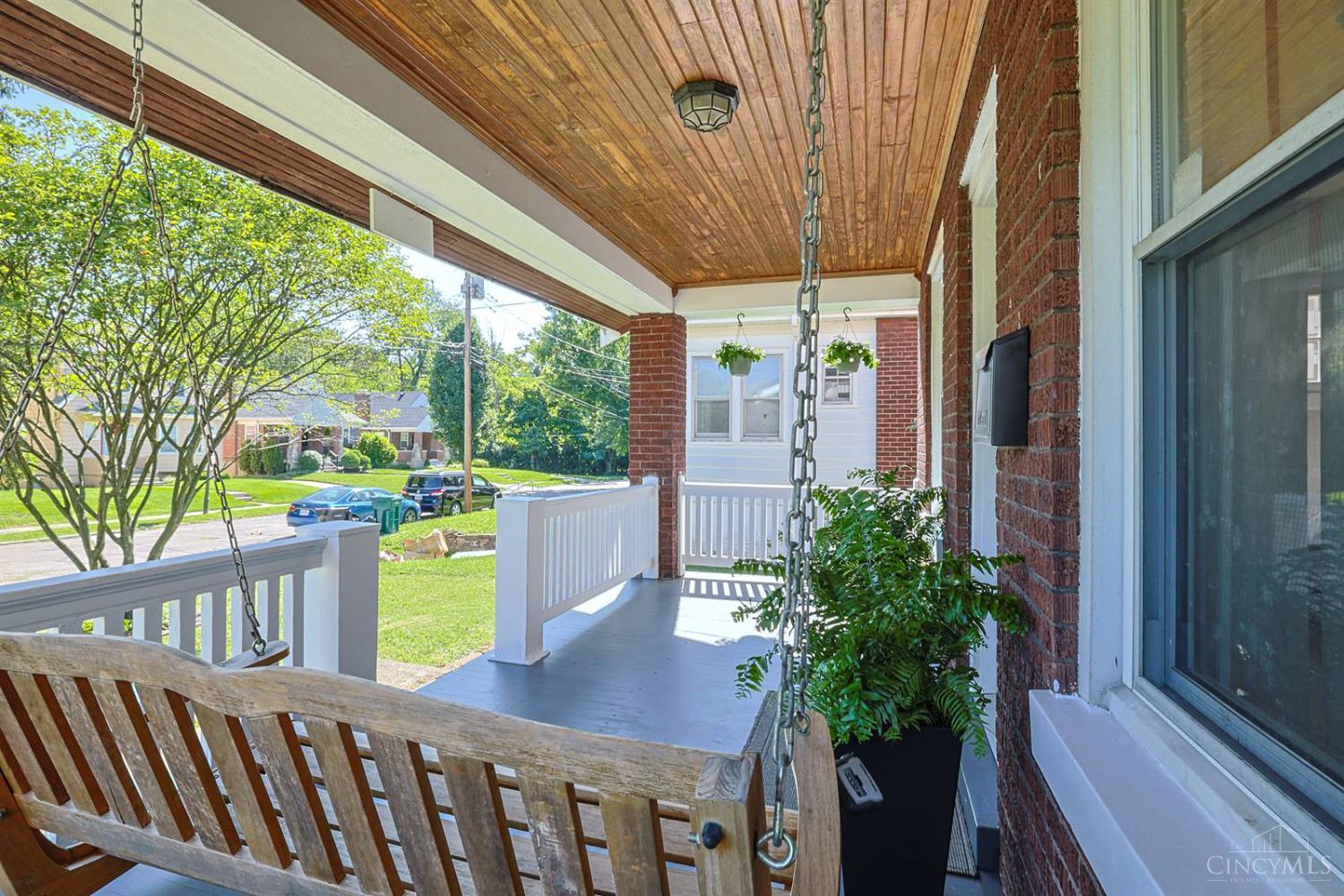 2555 Ridgeland Place, Cincinnati, OH, 45212 — photo 4
