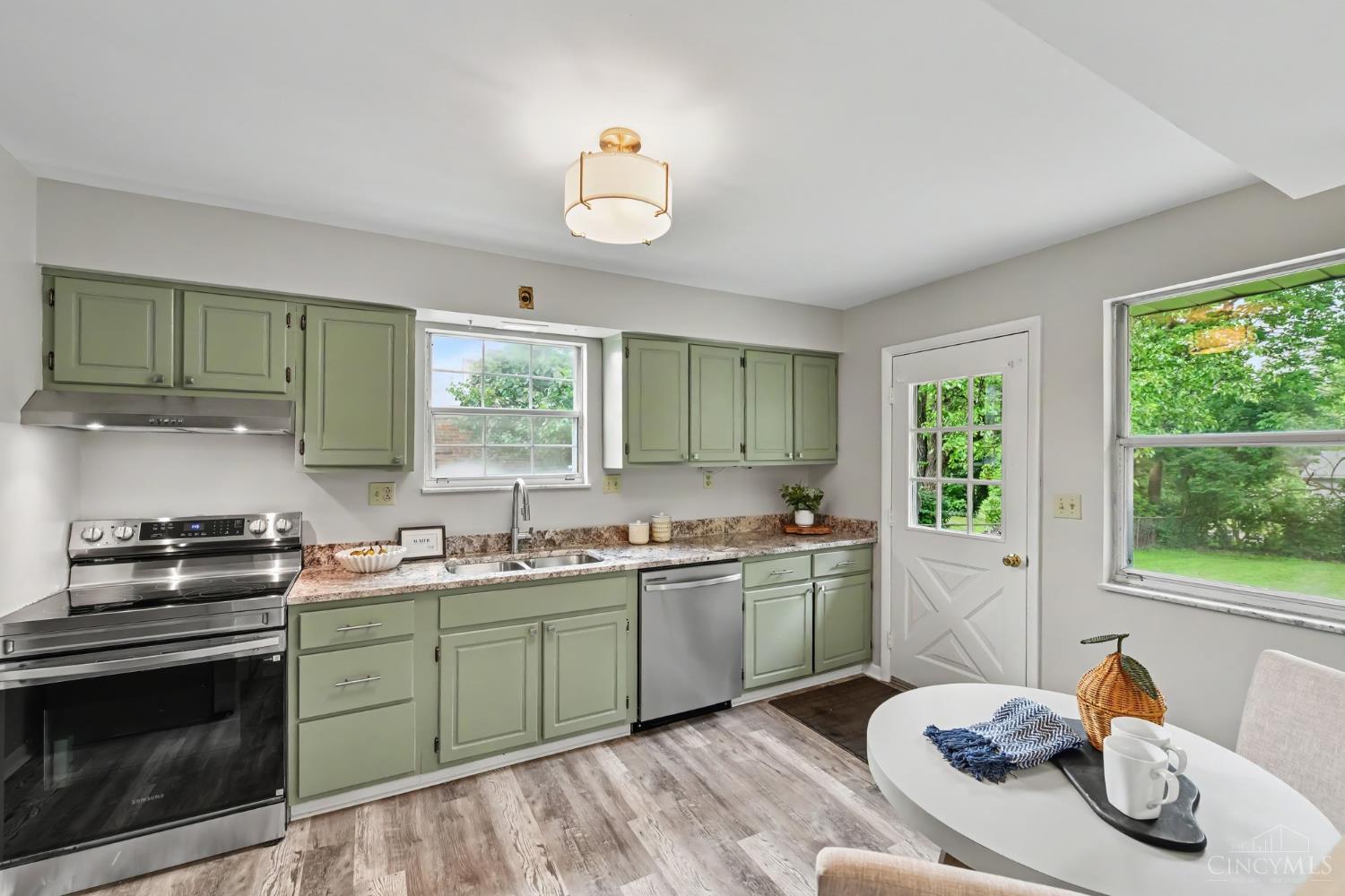 465 Debonhill Court, Cincinnati, OH, 45238 — photo 8