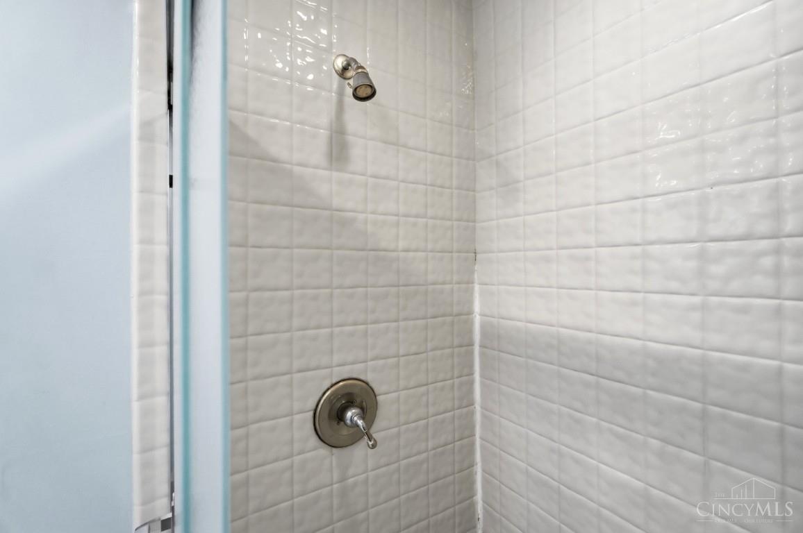 9132 Dominion Circle, Cincinnati, OH, 45249 — photo 40