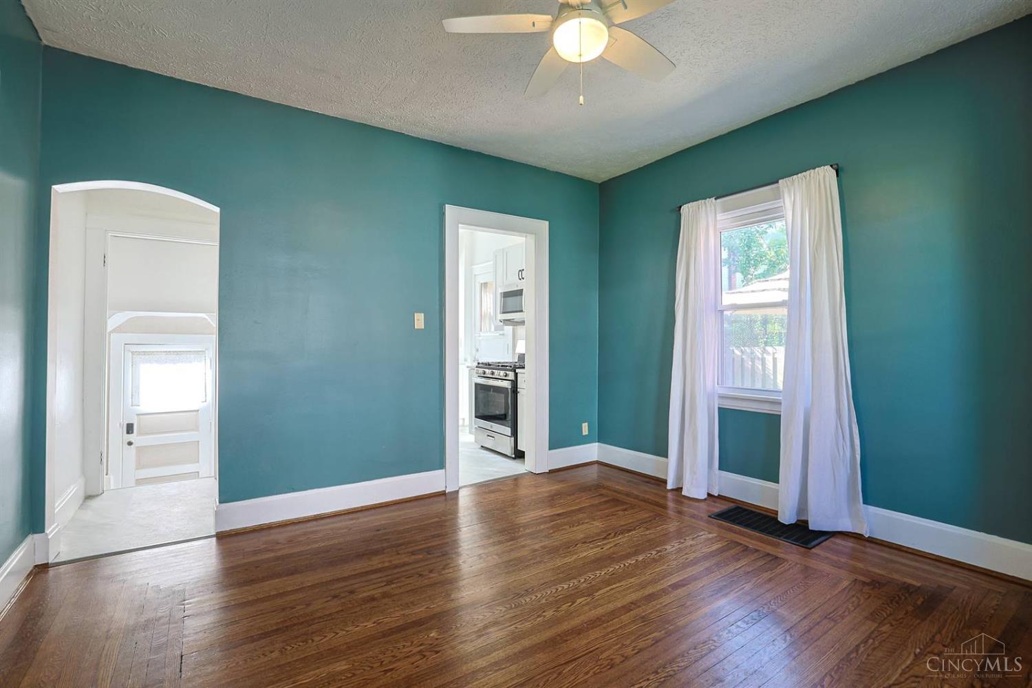2555 Ridgeland Place, Cincinnati, OH, 45212 — photo 12
