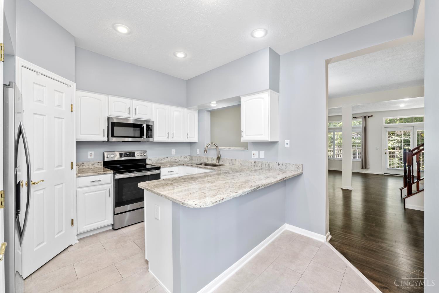 5927 Castlewood Crossing, Miami Twp, OH, 45150 — photo 4