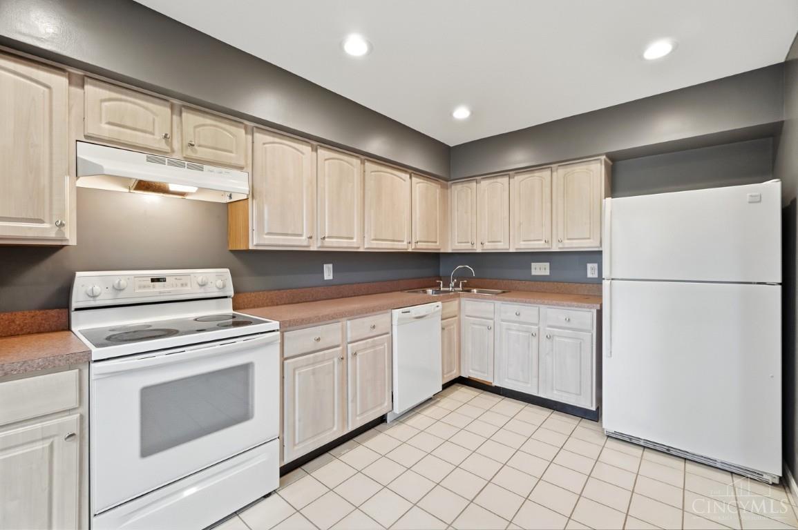 9132 Dominion Circle, Cincinnati, OH, 45249 — photo 16