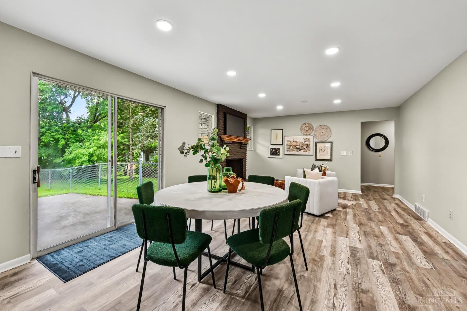465 Debonhill Court, Cincinnati, OH, 45238 — photo 6