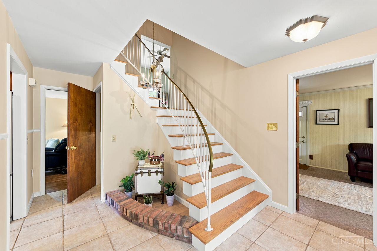 1163 Gleneagles Court, Green Twp, OH, 45233 — photo 4