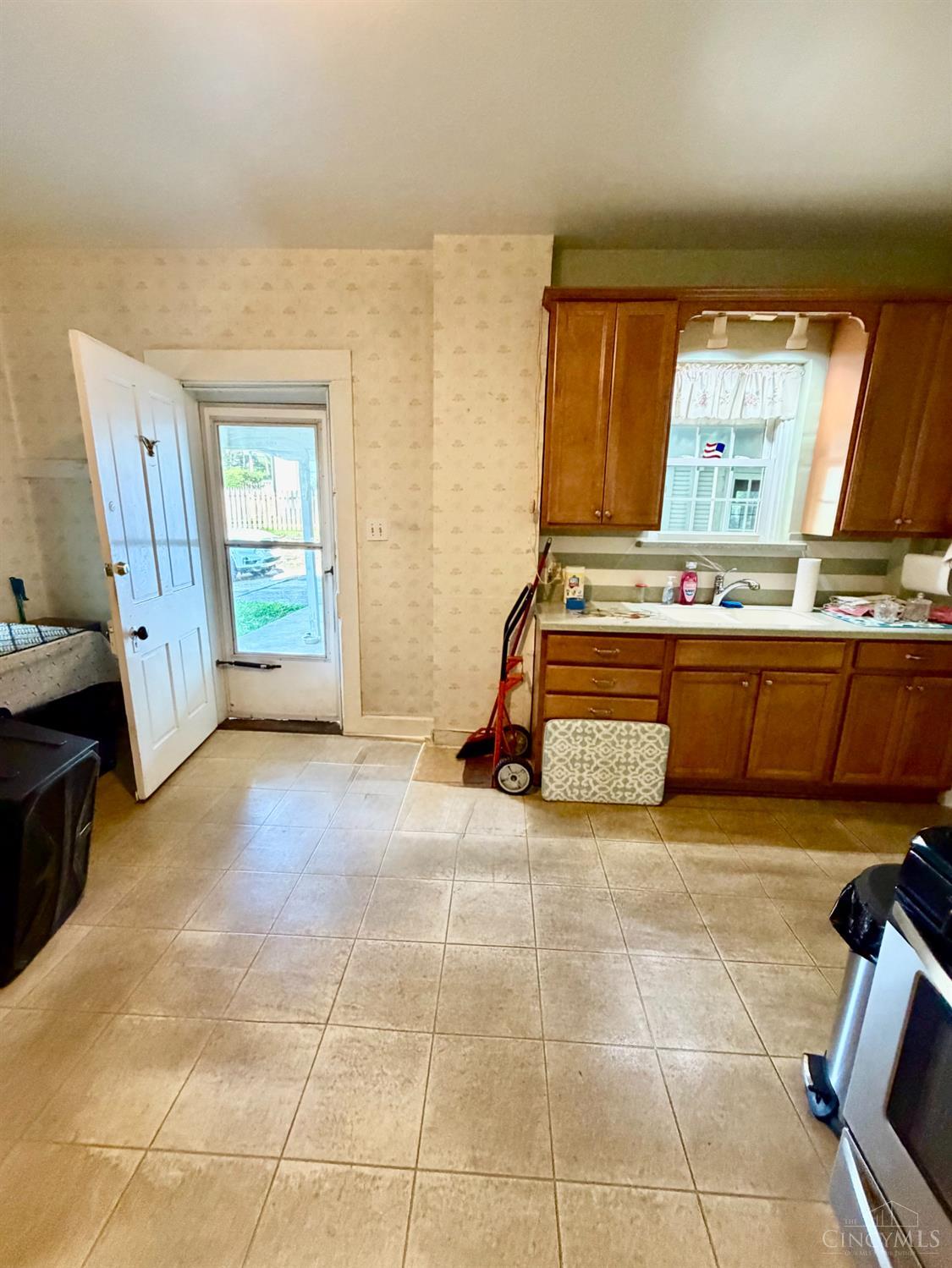 1426 East Street, Reading, OH, 45215 — photo 7