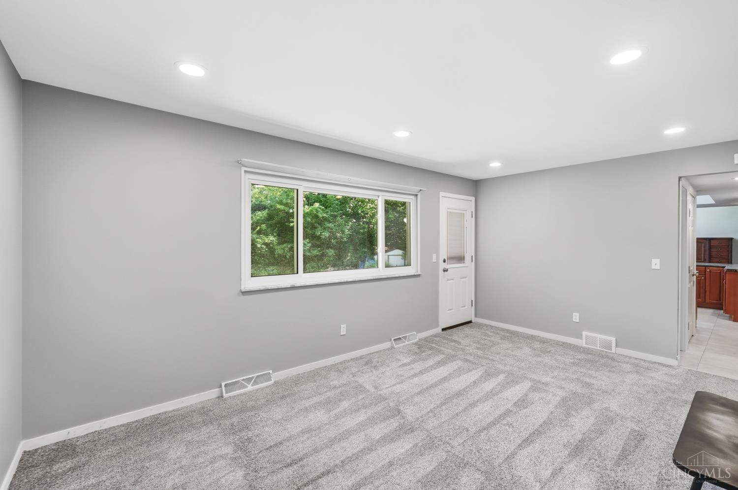 9062 Fontainebleau Terrace, Cincinnati, OH, 45231 — photo 17