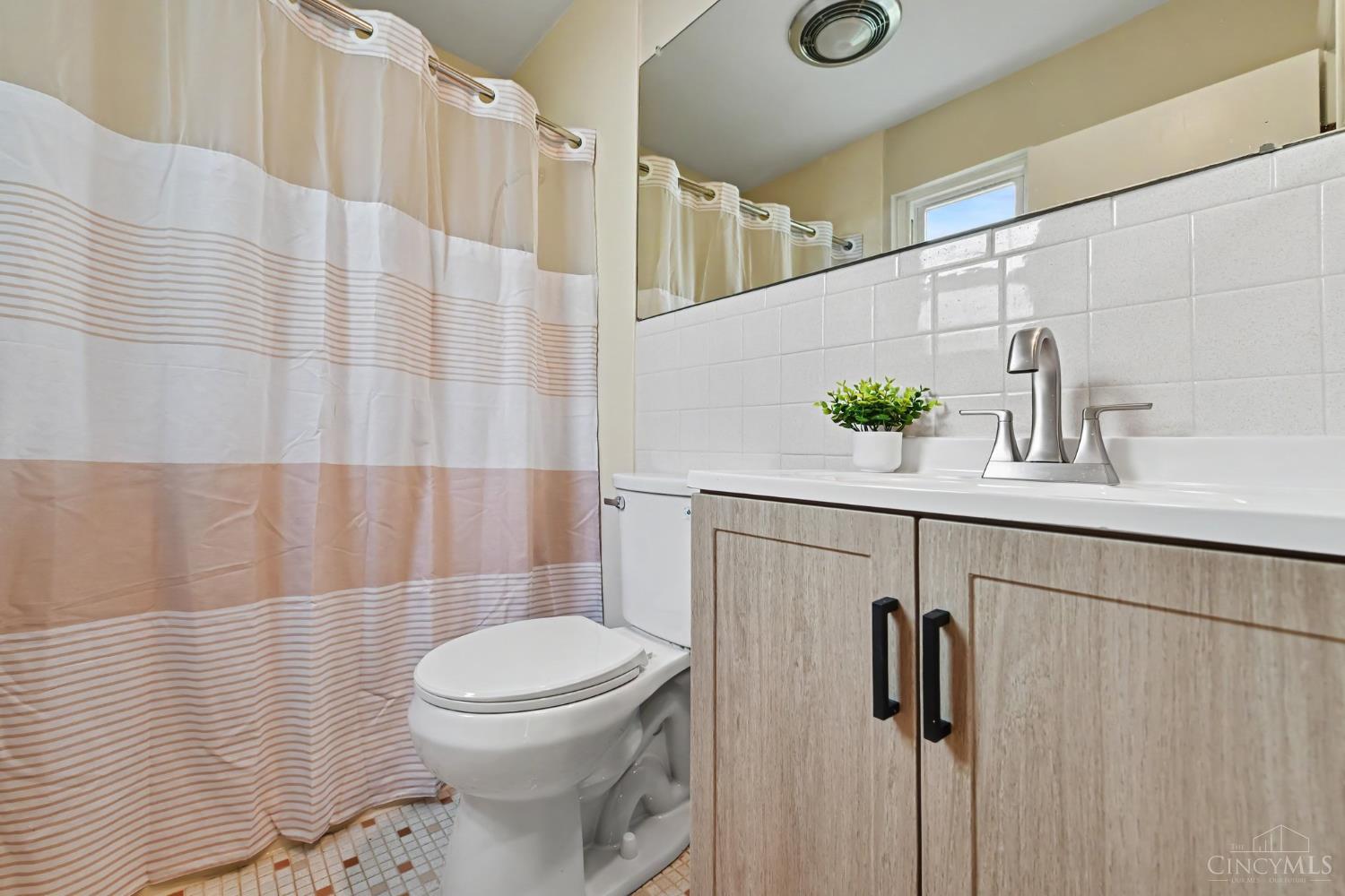 465 Debonhill Court, Cincinnati, OH, 45238 — photo 15