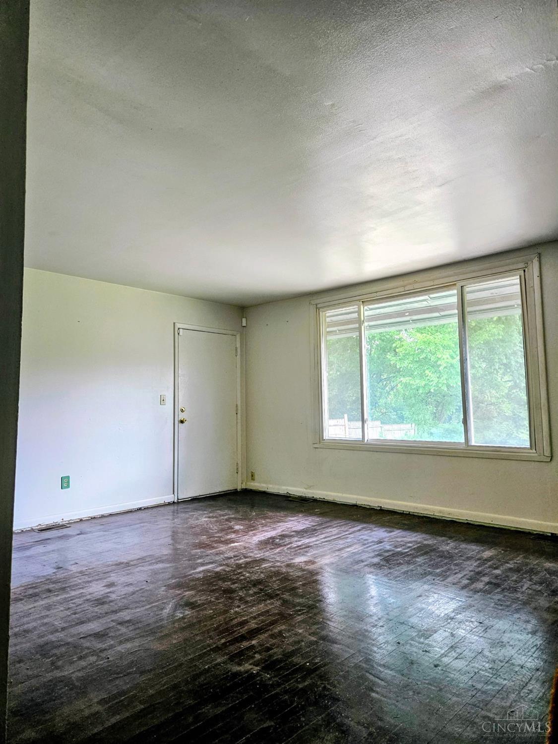 3rd image of 11483 Farmington Rd, Forest Park, OH 45240 | MLS# 1888065