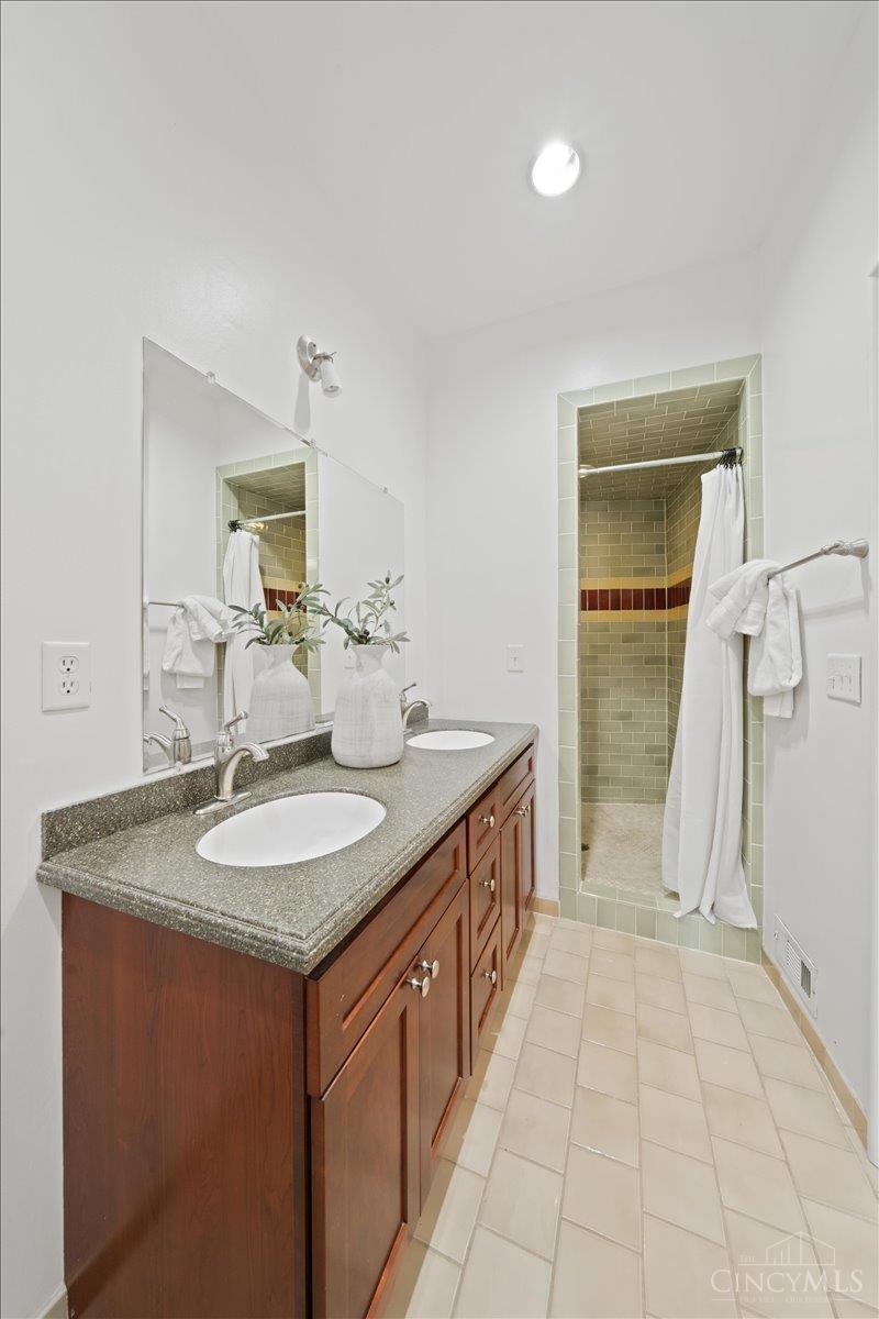 1122 Race Street #201A, Cincinnati, OH, 45202 — photo 23