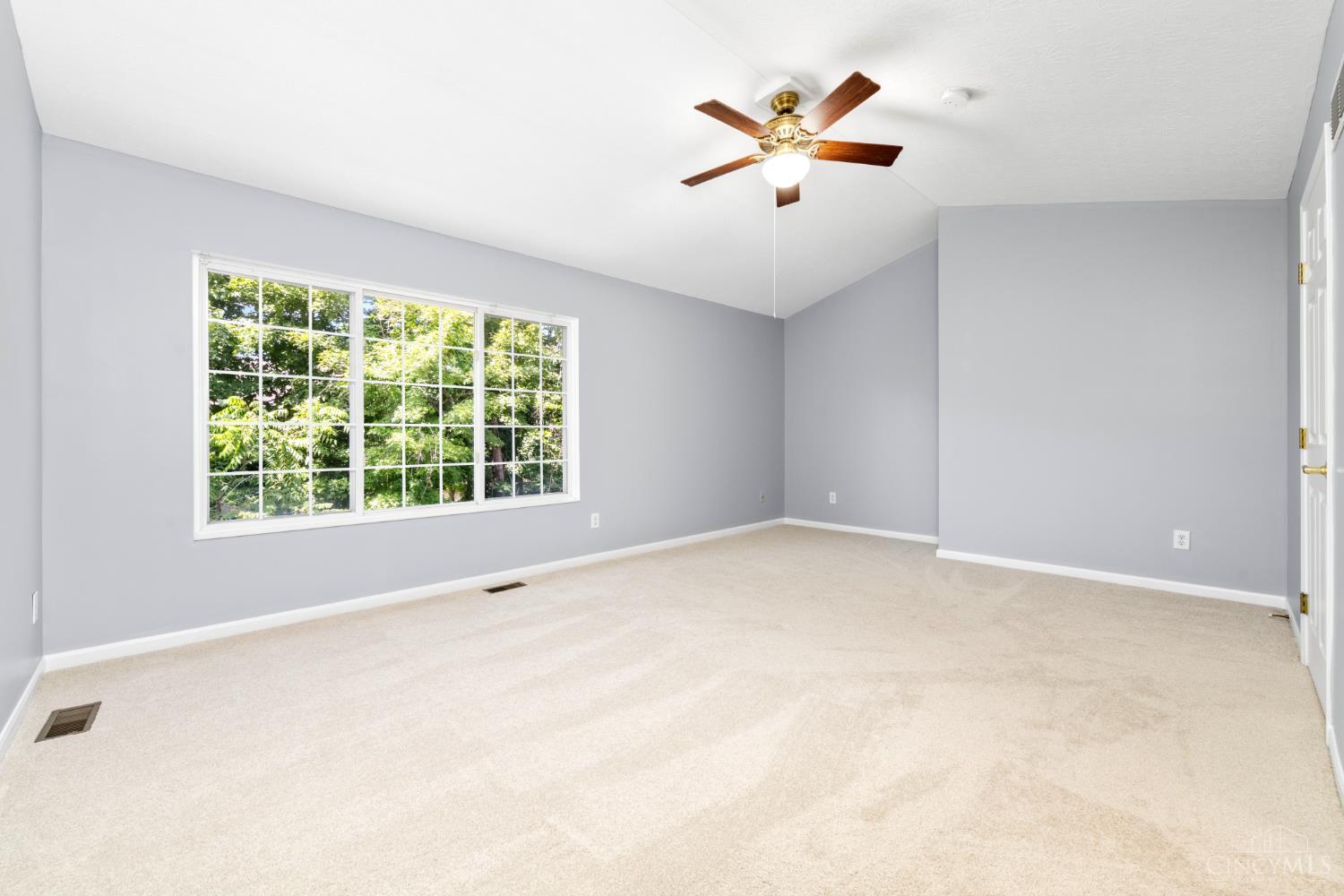 5927 Castlewood Crossing, Miami Twp, OH, 45150 — photo 13