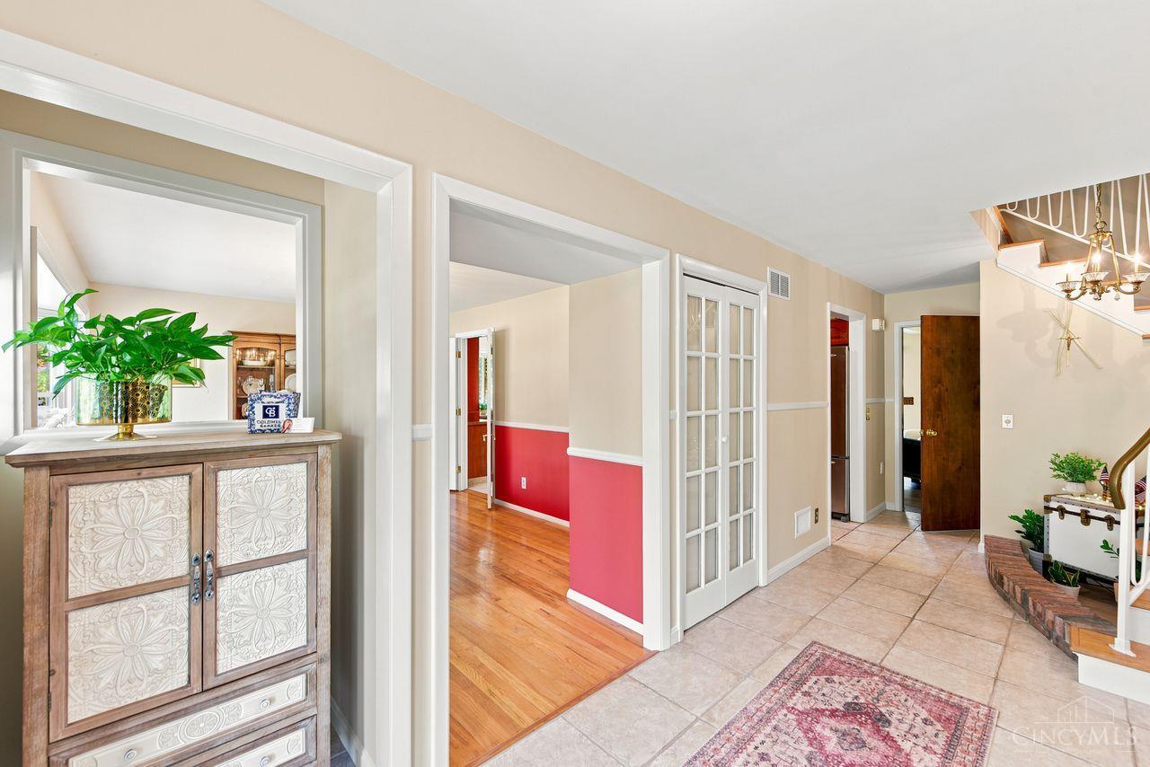 1163 Gleneagles Court, Green Twp, OH, 45233 — photo 6