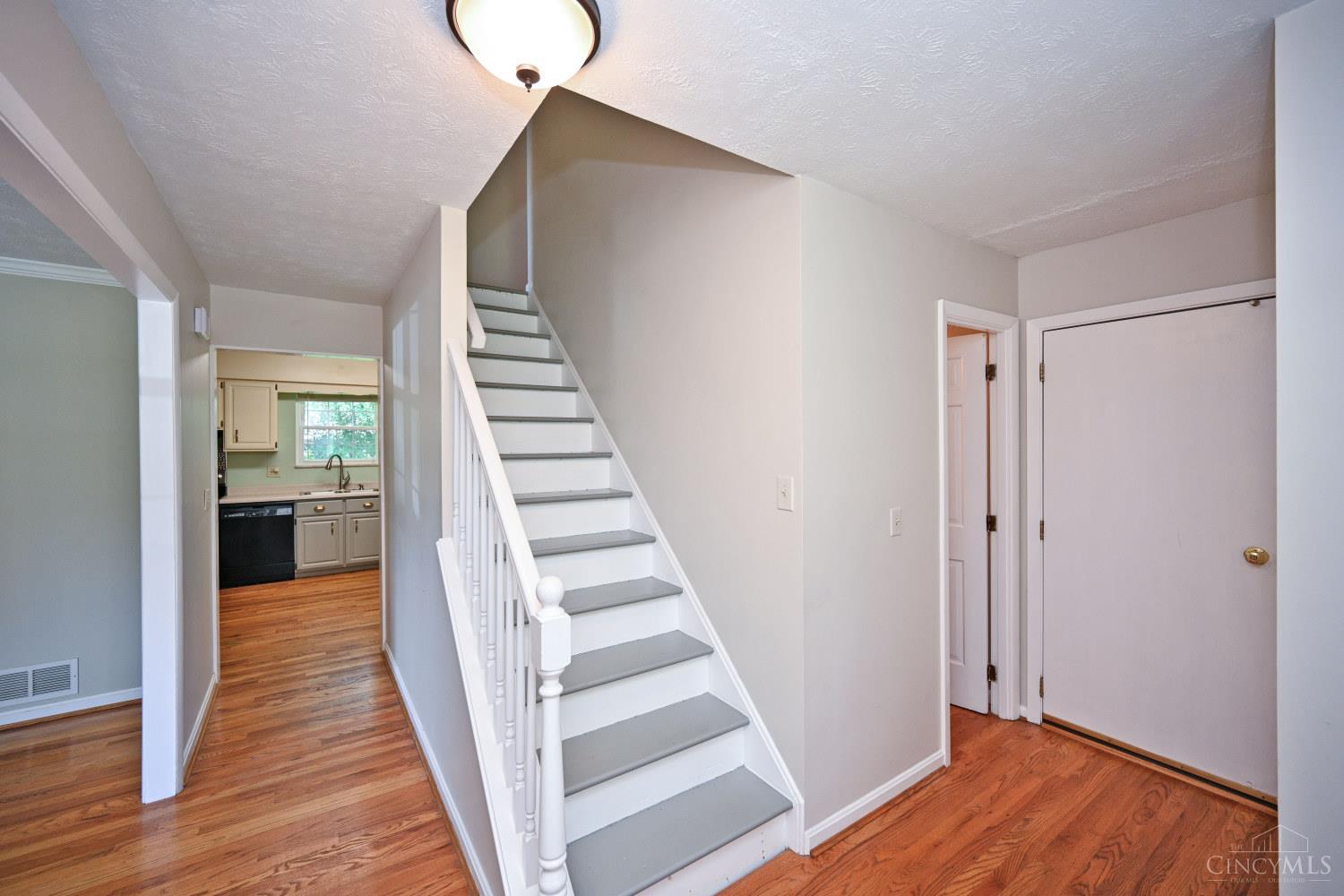 1819 Windhill Terrace, Cincinnati, OH, 45255 — photo 5