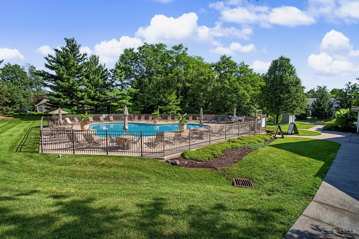5850 Stonebridge Circle, Miami Twp, OH, 45150 — photo 9